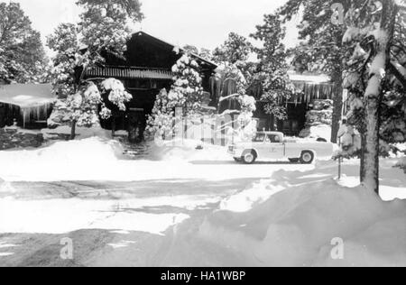 Grand Canyon Nps 4739115203 09501 Grand Canyon Ranger Operationen Gebäude Winter 1962 Stockfoto