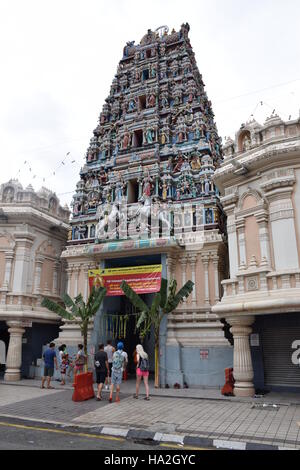 Die bunten Eingang des Sri Mahamariamman hindu-Tempel in Kuala Lumpur, Malaysia Stockfoto