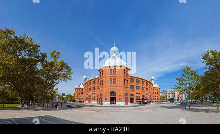 Campo Pequeno Bullring Arena Seitenansicht. Portugal kultigsten Arena. 19. Jahrhundert maurischen Stil. Finden mehrere Veranstaltungen statt. Stockfoto