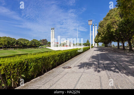 Lissabon, Portugal. Typische portugiesische Handarbeit Kopfsteinpflaster in den Park Eduardo VII. Größte Park im Zentrum Stadt. Stockfoto