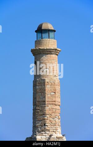 Blick auf den Leuchtturm am Eingang zum Hafen von Rethymno, Kreta, Griechenland, Europa. Stockfoto