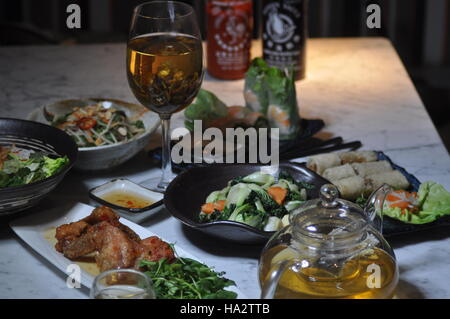 Eine große Auswahl an Gourmet-vietnamesisches Essen im neuen Restaurant Le Hanoi im Londoner Viertel in China town Stockfoto