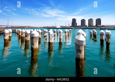 Hafen und die Skyline der Stadt von Melbourne Docklands, Victoria, Australien Stockfoto