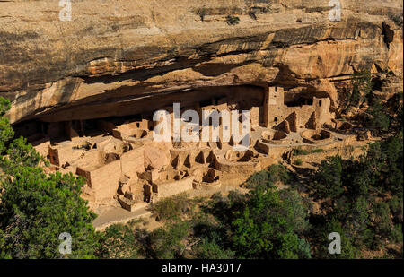 Dies ist eine Ansicht von der Cliff Palace, die größte Klippe Wohnung in Mesa Verde Nationalpark, Colorado, USA. Stockfoto