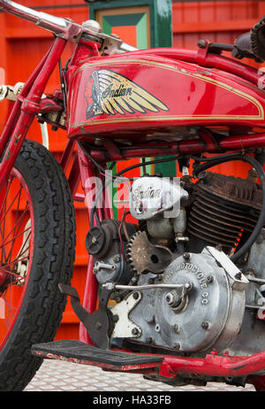 Oldtimer Indian Motorrad. Klassische amerikanische Motorrad. Fahrrad auf Wall of Death Show verwendet Stockfoto