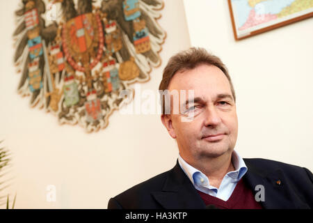 Wien, Österreich - 9. November 2016: Karl Habsburg-Lothringen, auch bekannt als Karl von Habsburg (das aktuelle Oberhaupt des Hauses Habsburg-Lothringen, Stockfoto