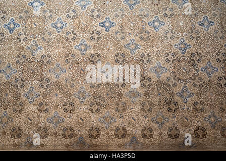 Islamische Ornamente auf Wand. Arabische Symbole. Stockfoto