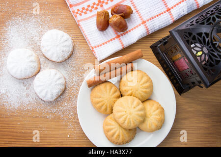 Eid El Fitr Cookies - Termine, Laterne und Kaak El Eid Stockfoto