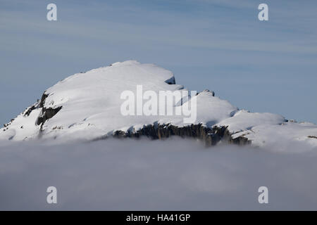 Kleinwalsertal, Österreich - 18. Februar 2016: Blick vom Berg Walmendingerhorns, in den Allgäuer Alpen Stockfoto