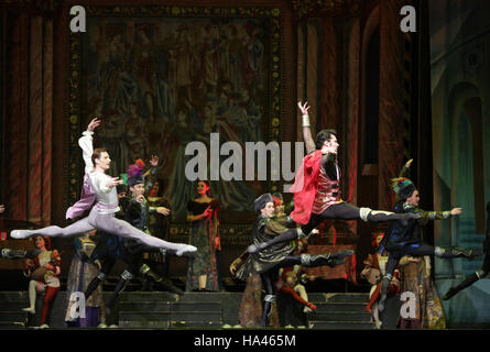 Sofia, Bulgarien - 24. November 2016: Künstler der Moskauer Cityballett Romeo und Julia Schauspiel in Bulgariens National Palace of Culture durchführen. Stockfoto