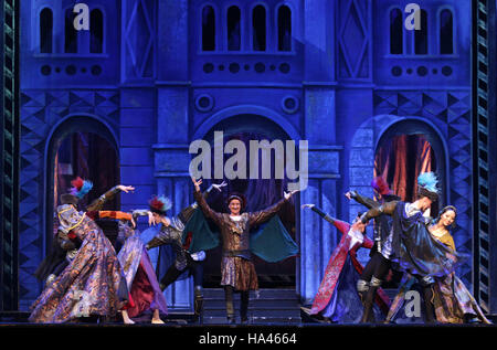 Sofia, Bulgarien - 24. November 2016: Künstler der Moskauer Cityballett Romeo und Julia Schauspiel in Bulgariens National Palace of Culture durchführen. Stockfoto