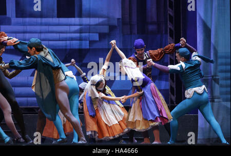 Sofia, Bulgarien - 24. November 2016: Künstler der Moskauer Cityballett Romeo und Julia Schauspiel in Bulgariens National Palace of Culture durchführen. Stockfoto