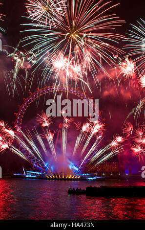 Feuerwerk in das LOndon Eye in London, Vereinigtes Königreich. Stockfoto