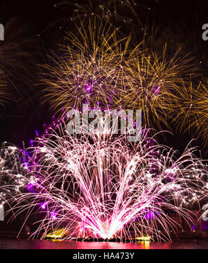 Feuerwerk in das LOndon Eye in London, Vereinigtes Königreich. Stockfoto