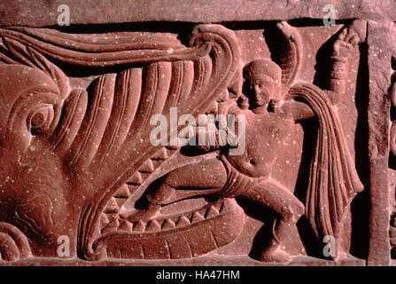 Kushan Fries mit Naga und Makara. Vorderansicht des Fensters misst 71 cm. Sonkh Mathura Museum. Afghanistan. Stockfoto