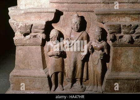 Buddha mit Begleiter stehen. Hadda Tepe Shuter, Stupa 27. Afghanistan. Stockfoto
