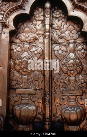 Changunarayan Tempel, Fassade, Tür auf der rechten Seite. Stockfoto