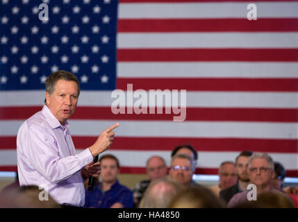 Republikanische Präsidentschaftskandidat Ohio Gouverneur John Kasich nimmt an einer Kundgebung in Burlington, Wisconsin Samstag, 2. April 2016.  Fotografie von Jose mehr Stockfoto