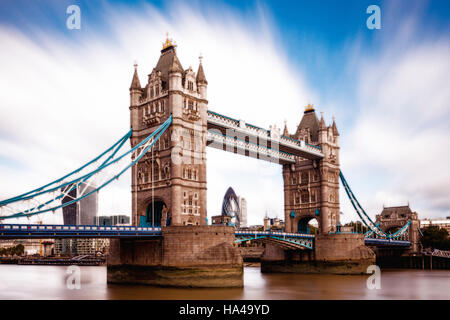 Tower Bridge und der Themse, London, England