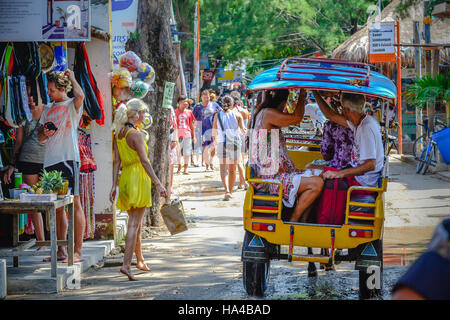 Gili Island Verkehr, Frau shopping, Frau, Mädchen, Wandern, Modell Stockfoto