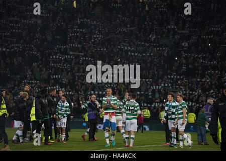 Aberdeen V Celtic, Betrfred-League-Cup-Finale, Glasgow, Vereinigtes Königreich. 27. November 2016.  Spieler und Fans feiern berühmten Win Credit: Tony Clerkson/Alamy Live News Stockfoto