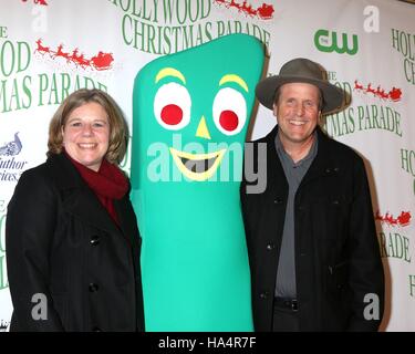 Los Angeles, CA, USA. 27. November 2016. Ann Clokey, Gumby, Joe Clokey in die Teilnehmerliste für die 85. Annual Hollywood Christmas Parade, Hollywood Boulevard, Los Angeles, CA 27. November 2016. Bildnachweis: Priscilla Grant/Everett Collection/Alamy Live-Nachrichten Stockfoto