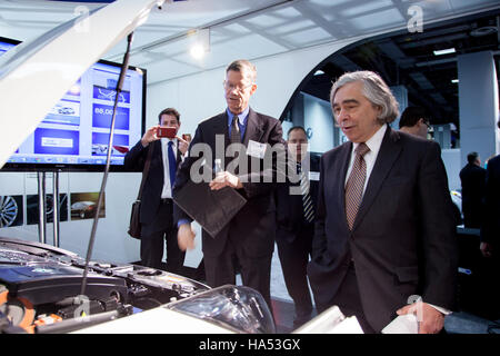 Ein Foto mit einem Energieprojekt im Rahmen der Initiative des Energieministeriums zur Förderung erneuerbarer Energietechnologien und zur Unterstützung nachhaltiger Energielösungen im ganzen Land. Stockfoto