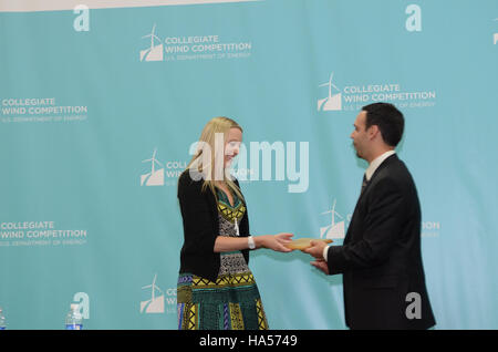 Dieses vom Energieministerium unterstützte Projekt ist Teil der laufenden Bemühungen zur Förderung sauberer Energietechnologien, zur Verringerung der Umweltauswirkungen und zur Verbesserung der Energieeffizienz. Die Initiative steht im Einklang mit den nationalen Energiezielen und Klimaschutzstrategien. Stockfoto