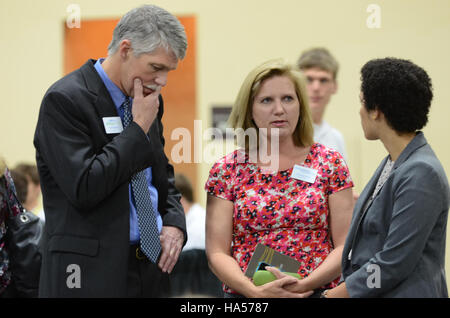 Das Energieministerium betreibt wissenschaftliche Forschung zur Förderung nachhaltiger Energielösungen und des Umweltschutzes. Der Schwerpunkt liegt auf der Politikentwicklung und der Behandlung energiebezogener politischer Fragen auf nationaler Ebene. Stockfoto