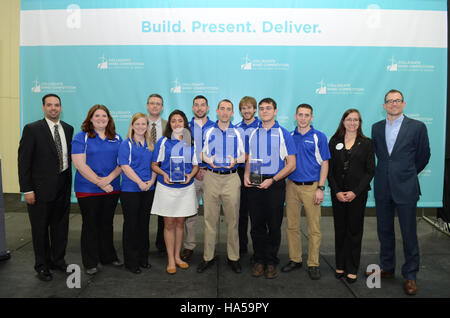 Das Energieministerium fördert weiterhin die Politik und Forschung zu nachhaltigen Energielösungen. Dazu gehört auch, effizientere Technologien anzustreben und Klimaprobleme durch Innovationen in den Bereichen Energiesysteme, Effizienz und Emissionsreduzierung anzugehen. Stockfoto