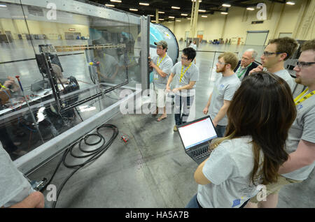 Das Energieministerium setzt seine Arbeit zur Förderung sauberer Energieinitiativen fort, wobei der Schwerpunkt auf nachhaltigen Praktiken und der Verringerung der Umweltauswirkungen durch innovative Technologien und Forschung liegt. Stockfoto