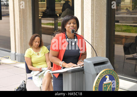 Die DOE 7339-Initiative, die dem US-Energieministerium untersteht, zielt auf die Verbesserung der Energieeffizienz und nachhaltiger Energiesysteme ab, reduziert die Umweltauswirkungen und fördert gleichzeitig Innovationen bei Energietechnologien. Stockfoto