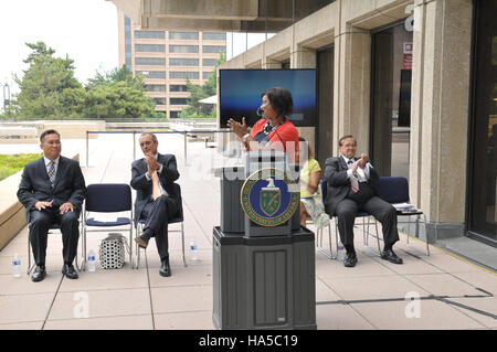 Das Energieministerium (DOE) spielt eine entscheidende Rolle bei der Förderung von Energiepolitik, Forschung und Innovation, wobei der Schwerpunkt auf Technologien für nachhaltige und erneuerbare Energien liegt. Sie führt auch politische Diskussionen über die Energieregulierung. Stockfoto