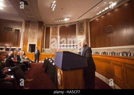 Das Energieministerium treibt die Energiezukunft des Landes weiter voran und konzentriert sich dabei auf Nachhaltigkeit und die Verringerung der CO2-Emissionen durch innovative Technologien und Strategien. Stockfoto
