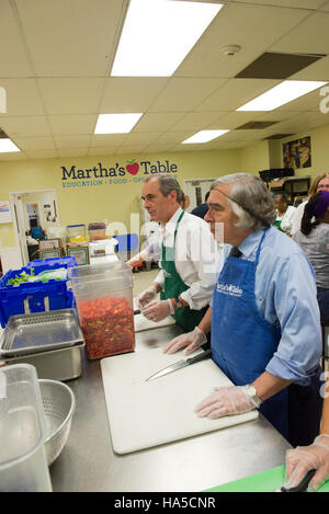 Das Energieministerium konzentriert sich weiterhin auf die Förderung sauberer Energielösungen, wobei der Bedarf an Energieerzeugung und Umweltschutz in Einklang gebracht wird. Stockfoto