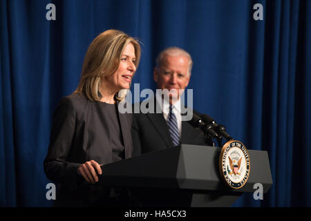 Das Energieministerium setzt sein Engagement fort, nachhaltige Energielösungen durch eine Vielzahl von Programmen voranzutreiben, darunter die Förderung erneuerbarer Energietechnologien und die Entwicklung sauberer, effizienter Energiesysteme. Stockfoto