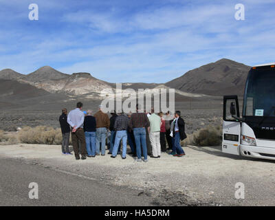 Das Ministerium für Energie konzentriert sich weiterhin auf die Förderung von Strategien für Energieeffizienz und nachhaltige Energiepraktiken in verschiedenen Sektoren, um den Klimawandel und die Umweltprobleme anzugehen. Stockfoto