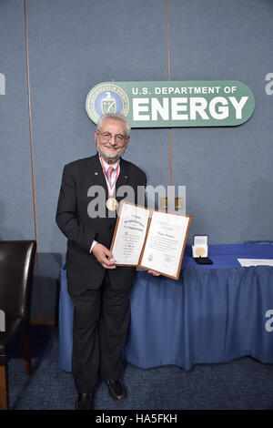 Das Energieministerium setzt sein Engagement für Innovation und Nachhaltigkeit im Energiebereich fort und konzentriert sich dabei auf die Verringerung der CO2-Emissionen und die Verbesserung der Energieeffizienz in verschiedenen Sektoren. Stockfoto