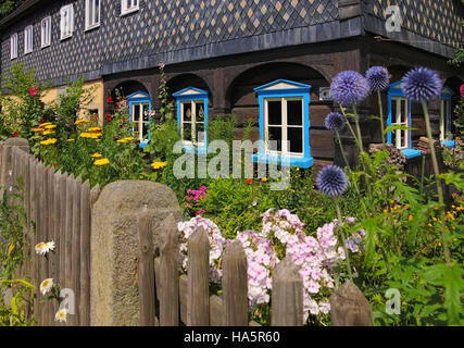 Typisches Umgebindehaus in der Oberlausitz, Sachsen - Fachwerkhaus in Oberlausitz, Deutschland Stockfoto