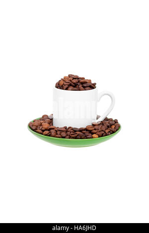 Weiße Keramik Tasse mit Kaffeebohnen gefüllt Stockfoto