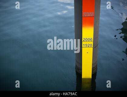 Ein Indikator der Meeresspiegel im Hafen von Sydney zeigen die erwartete Meeresspiegelanstieg bis 2050 Stockfoto