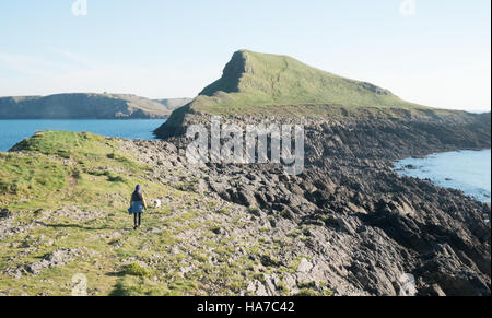 Geologie, rockt am Damm über nach Worms Head,Gower.Rhossilli,Bay,beach,Gower,Wales,causeway, Stockfoto