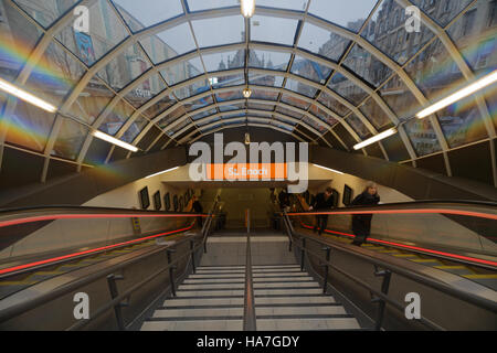 Glasgow u-Bahn oder U-Bahn Eingang Treppe Rolltreppe zum Bahnhof St. enoch Stockfoto