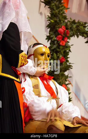 Ritual der Su Composidori dressing, Sartiglia fest, Oristano, Sardinien, Italien, Europa Stockfoto