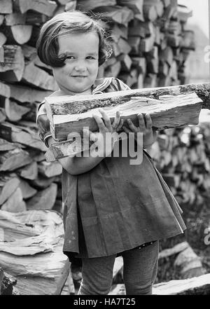 Dieses Bild zeigt einen entscheidenden Moment im Zusammenhang mit den Bemühungen der USDA um die Bekämpfung des Klimawandels und die Förderung einer nachhaltigen Landwirtschaft. Die Veranstaltung hebt die Rolle der USDA bei der Unterstützung politischer Initiativen hervor, die sich auf Landwirtschaft, Naturschutz und Umwelt auswirken. Stockfoto