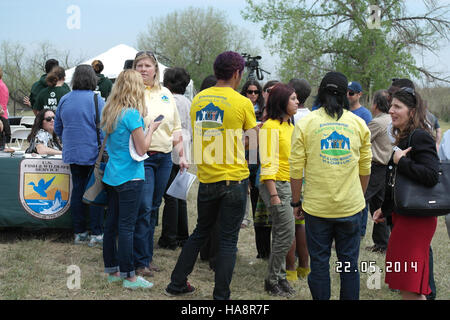 Minister Jewell kündigte eine Finanzierungsinitiative im Wert von 6,7 Millionen US-Dollar an, mit der junge Menschen Arbeitsplätze im Naturschutz erhalten sollen, wobei der Schwerpunkt auf der Stärkung ihrer Beteiligung am Schutz von Nationalparks und der Umweltverantwortung liegt. Stockfoto