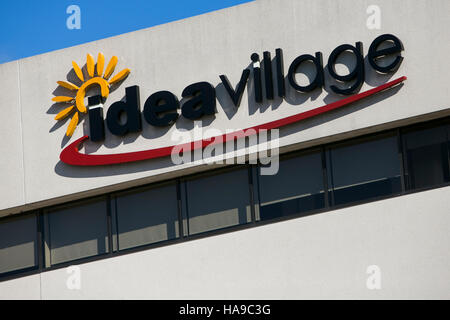 Ein Logo Zeichen außerhalb der Sitz der Ideavillage Products Corporation in Wayne, New Jersey am 5. November 2016. Stockfoto