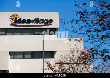 Ein Logo Zeichen außerhalb der Sitz der Ideavillage Products Corporation in Wayne, New Jersey am 5. November 2016. Stockfoto