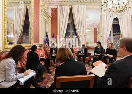 Usinterior 23718493476 Sekretär Jewell Treffen mit französischen Minister von Gerechtigkeit Christiane Taubira Stockfoto