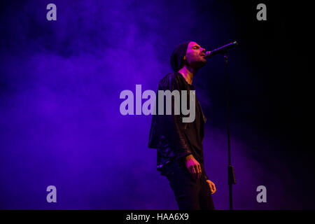 Padua, Italien. 27. November 2016. Alex Uhlmann von Planet Funk erinnern Tour 2016. Der Planet Funk zurück auf die Bühne der Grand Theater Geox Padua für ihre "erinnern-Tour". Bildnachweis: Roberto Silvino/Pacific Press/Alamy Live-Nachrichten Stockfoto